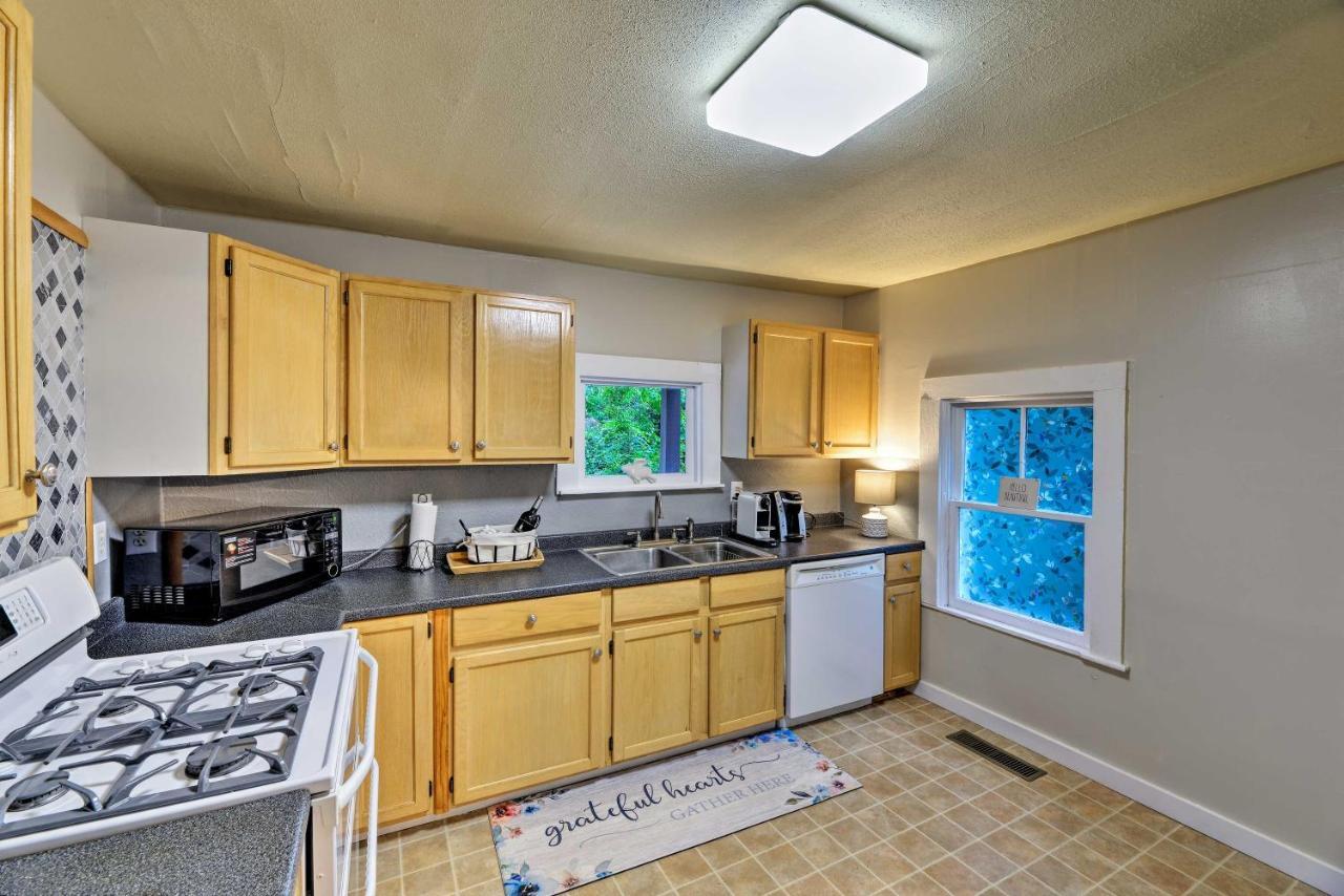 New Bern Home With Yard, Grill And Walkable Location Exteriör bild